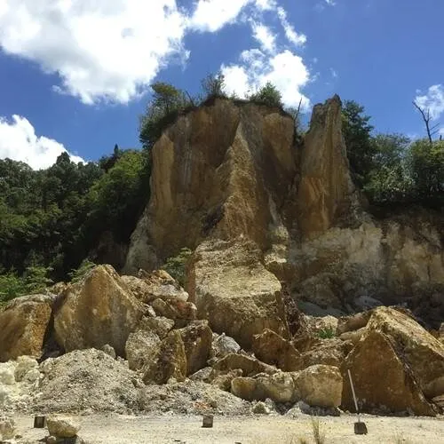 泉山磁石場