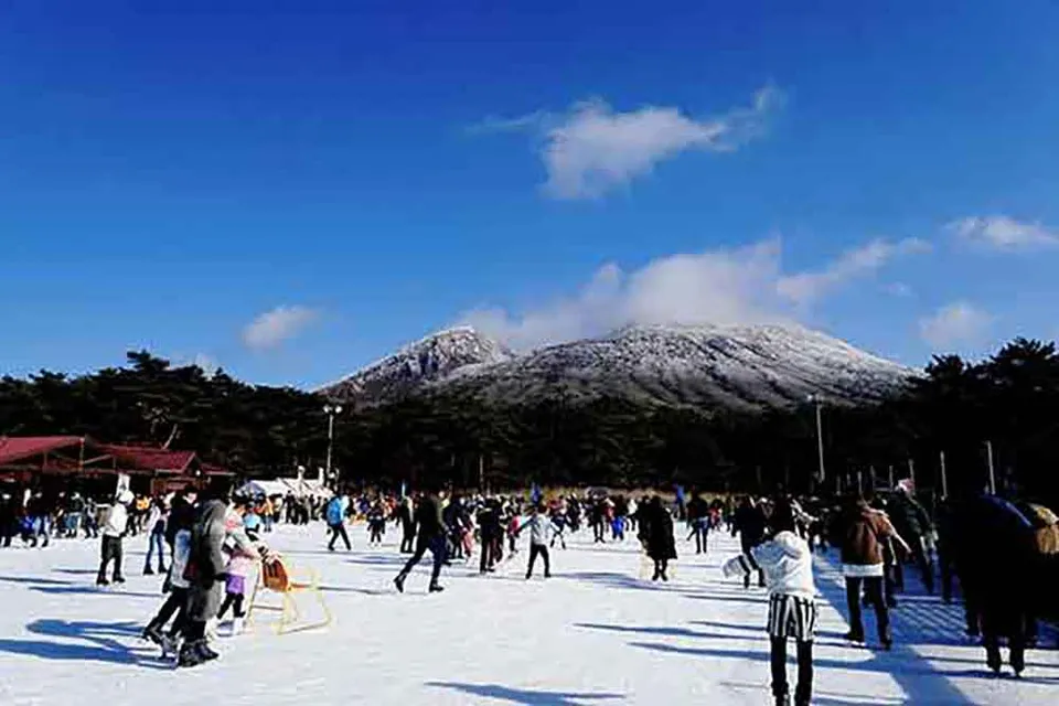 えびの高原屋外アイススケート場