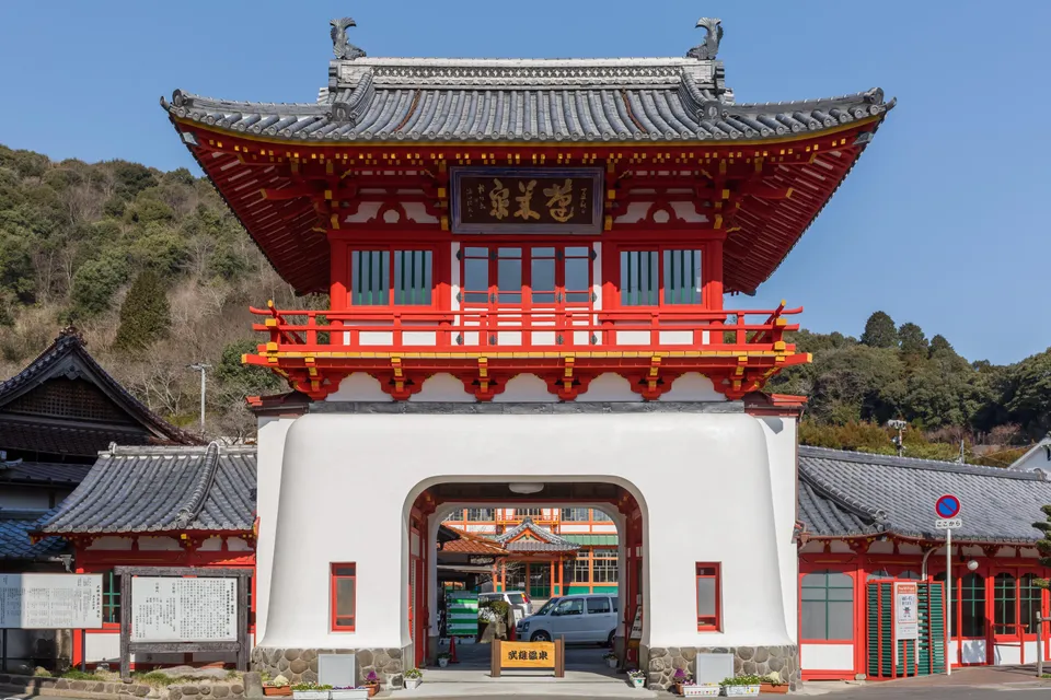武雄温泉楼門