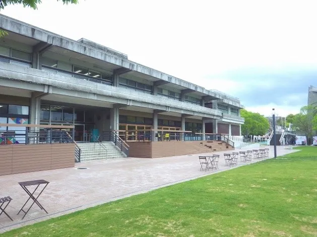 佐賀県立図書館